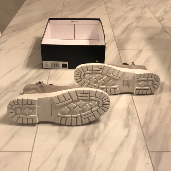 Women’s Dolce Vita Ankle Boots - Picture 4 of 4